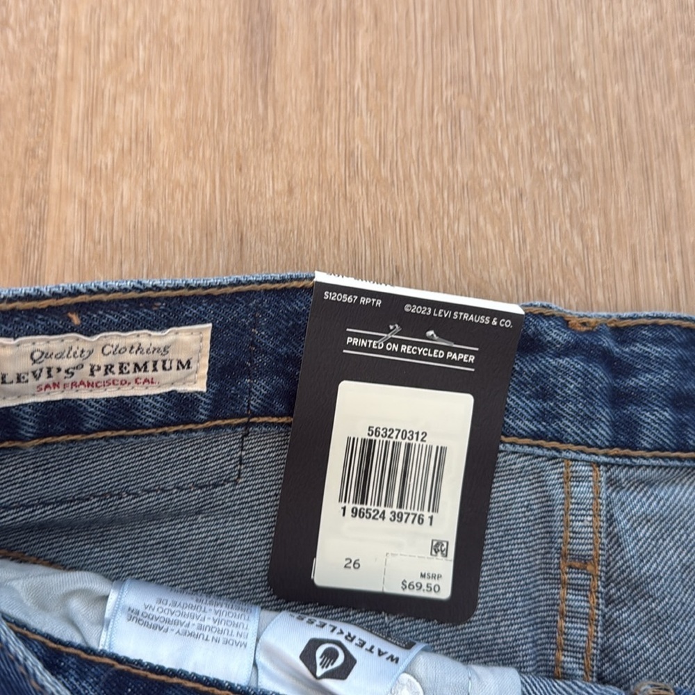 Levi’s Shorts - Picture 3 of 6